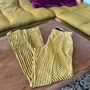 Free People slim pull-on velvet flares size medium